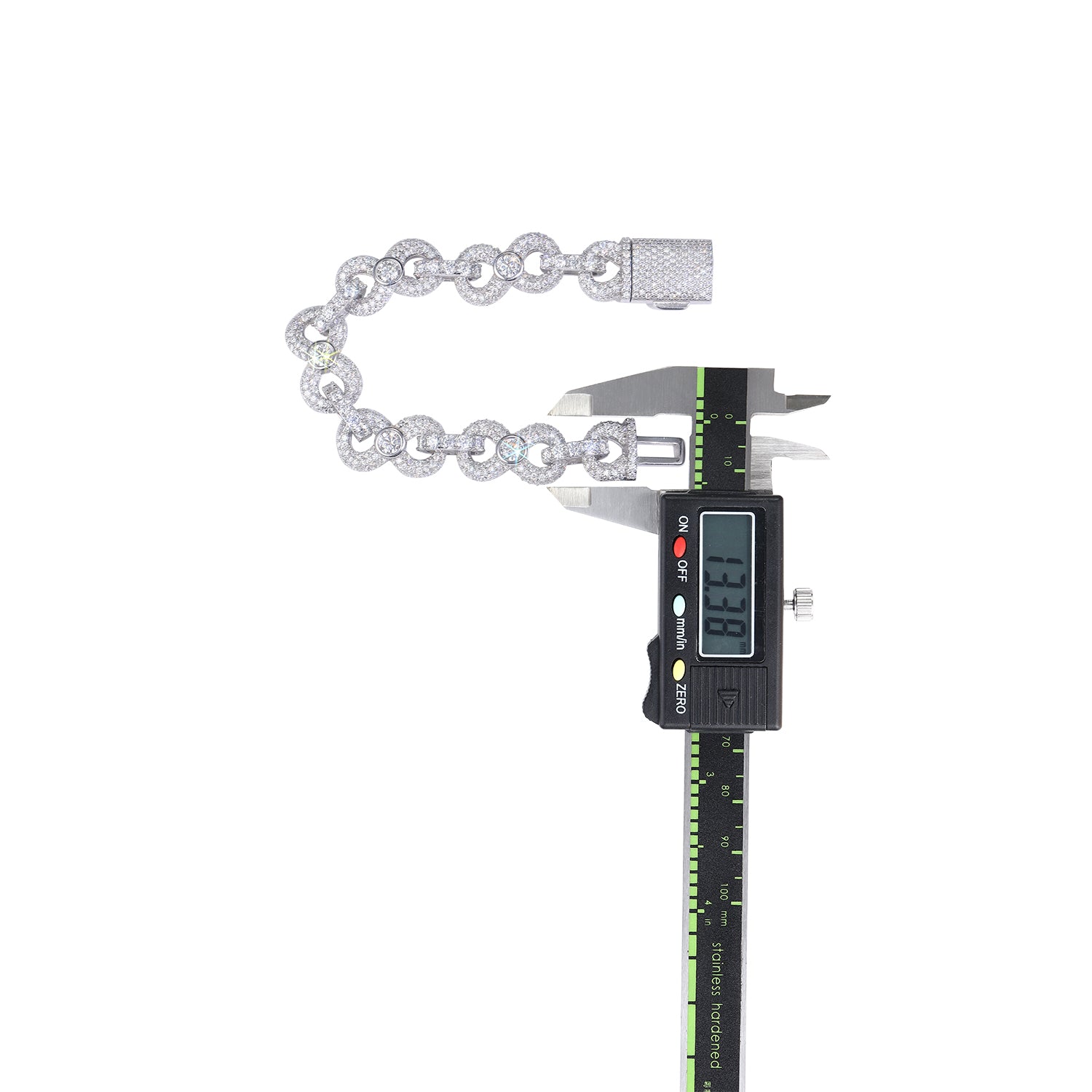A Luxurious And Fashionable Minimalist Jewelry Bracelet Featuring Top-quality Moissanite, Made Of S925 Silver Electroplated With Platinum.