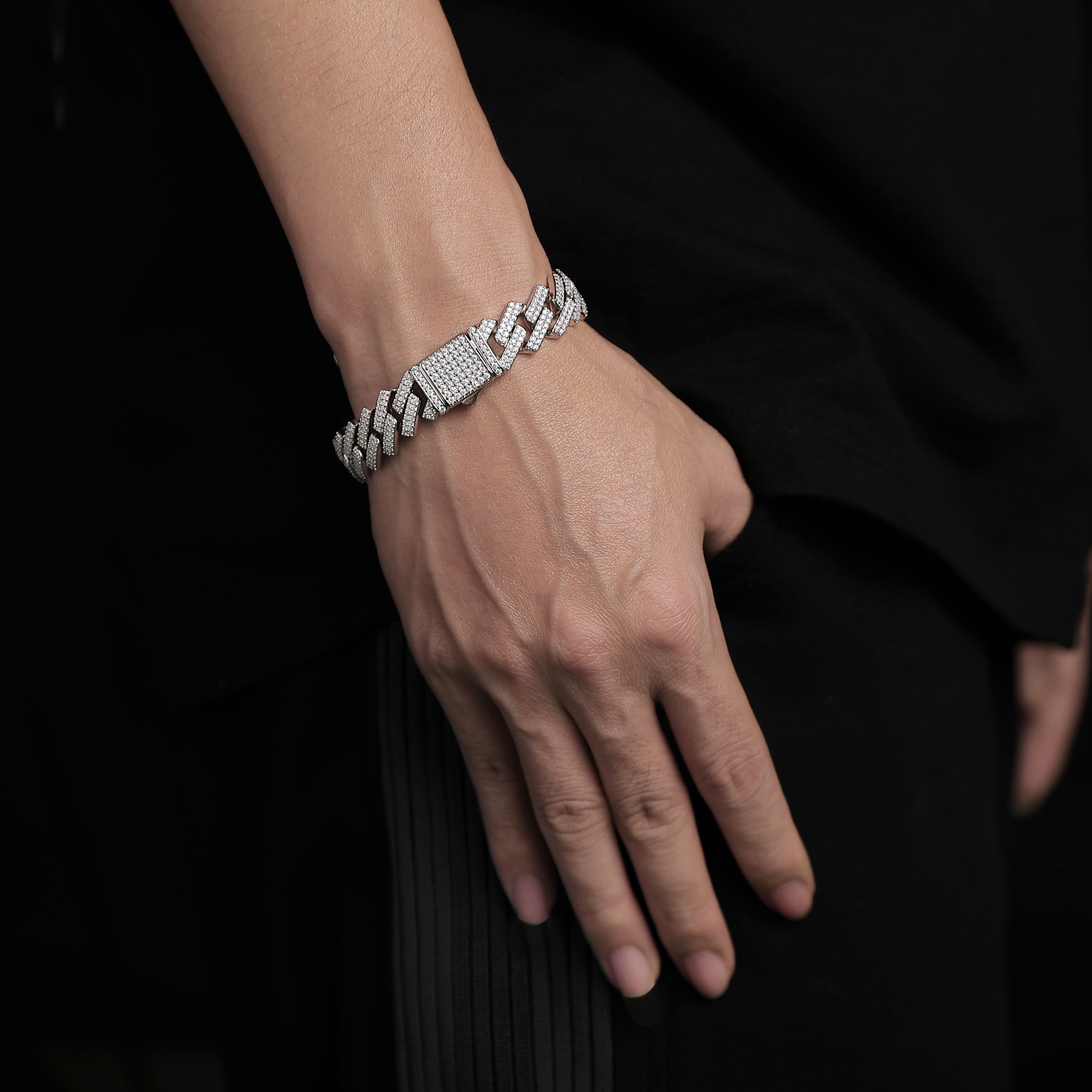 Keel - Set With Top-quality Moissanite Fashionable Light Luxury Jewelry Silver Bracelet S925, Silver Electroplated Platinum, 2 Widths Men's Bracelet